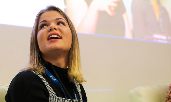 A Stemettes Event attendee looking up to a screen.
